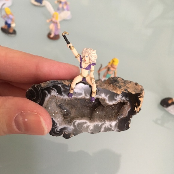 Lot of 12 painted figurines - Picture 9 of 9